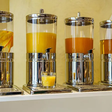 Отель Neuhaus Golf- & Strandhotel 3*