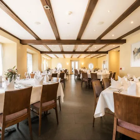 Отель Neuhaus Golf- & Strandhotel 3*