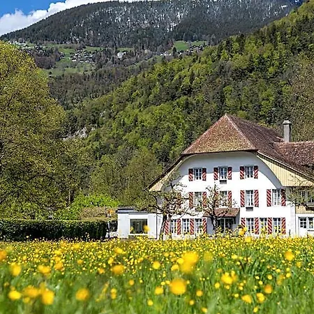 Neuhaus Golf-&strandhotel Unterseen