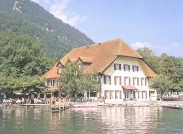 Neuhaus Golf- & Strandhotel Отель Unterseen