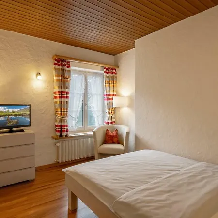 Neuhaus Golf- & Strandhotel Отель Unterseen