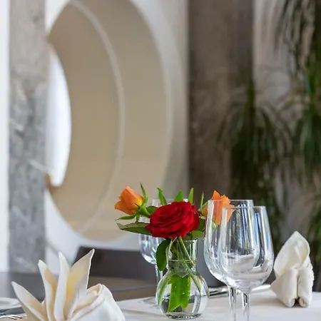 Neuhaus Golf- & Strandhotel Отель 3*