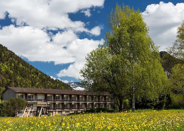 Neuhaus Golf- & Strandhotel Unterseen