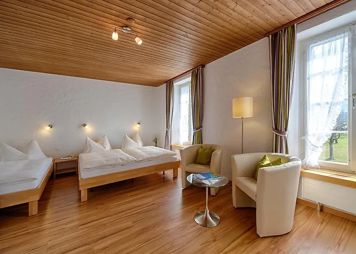 Neuhaus Golf- & Strandhotel فندق