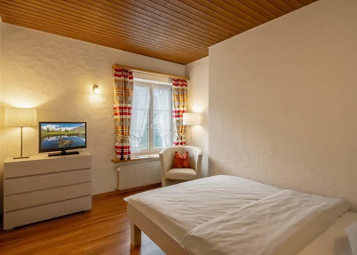 Neuhaus Golf- & Strandhotel فندق Unterseen