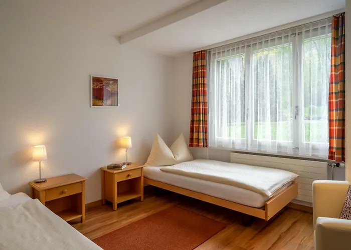 Neuhaus Golf- & Strandhotel فندق Unterseen