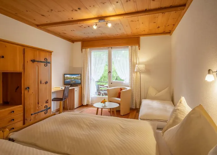 Neuhaus Golf- & Strandhotel فندق Unterseen