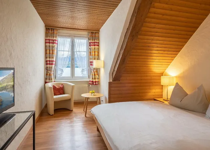 Neuhaus Golf- & Strandhotel 3* Unterseen