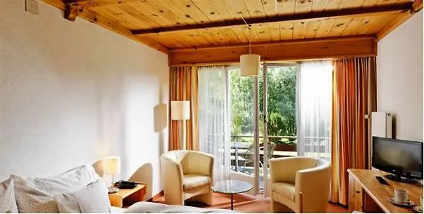 Neuhaus Golf- & Strandhotel فندق Unterseen