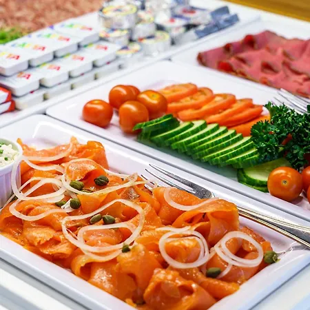 Neuhaus Golf- & Strandhotel Otel Unterseen