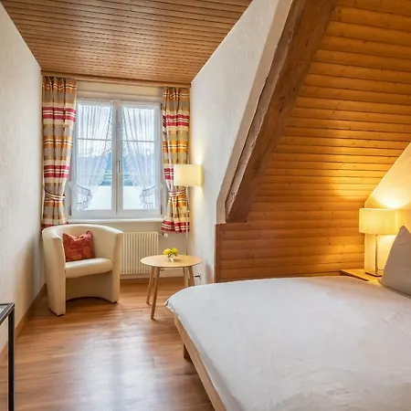 Neuhaus Golf- & Strandhotel 3* Unterseen