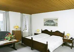 Neuhaus Golf- & Strandhotel 3* Unterseen