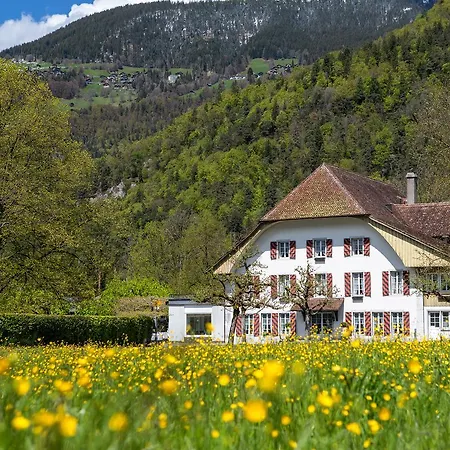 Neuhaus Golf- & Strandhotel 3* Unterseen